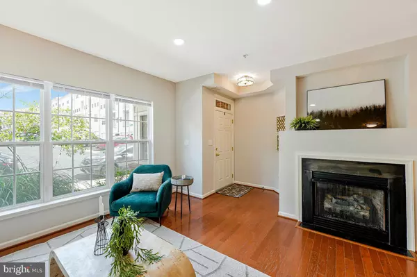 Centreville, VA 20121,6055-A WICKER LN #127