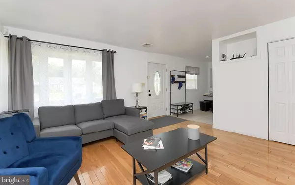 Ewing, NJ 08618,13 DORSET DR