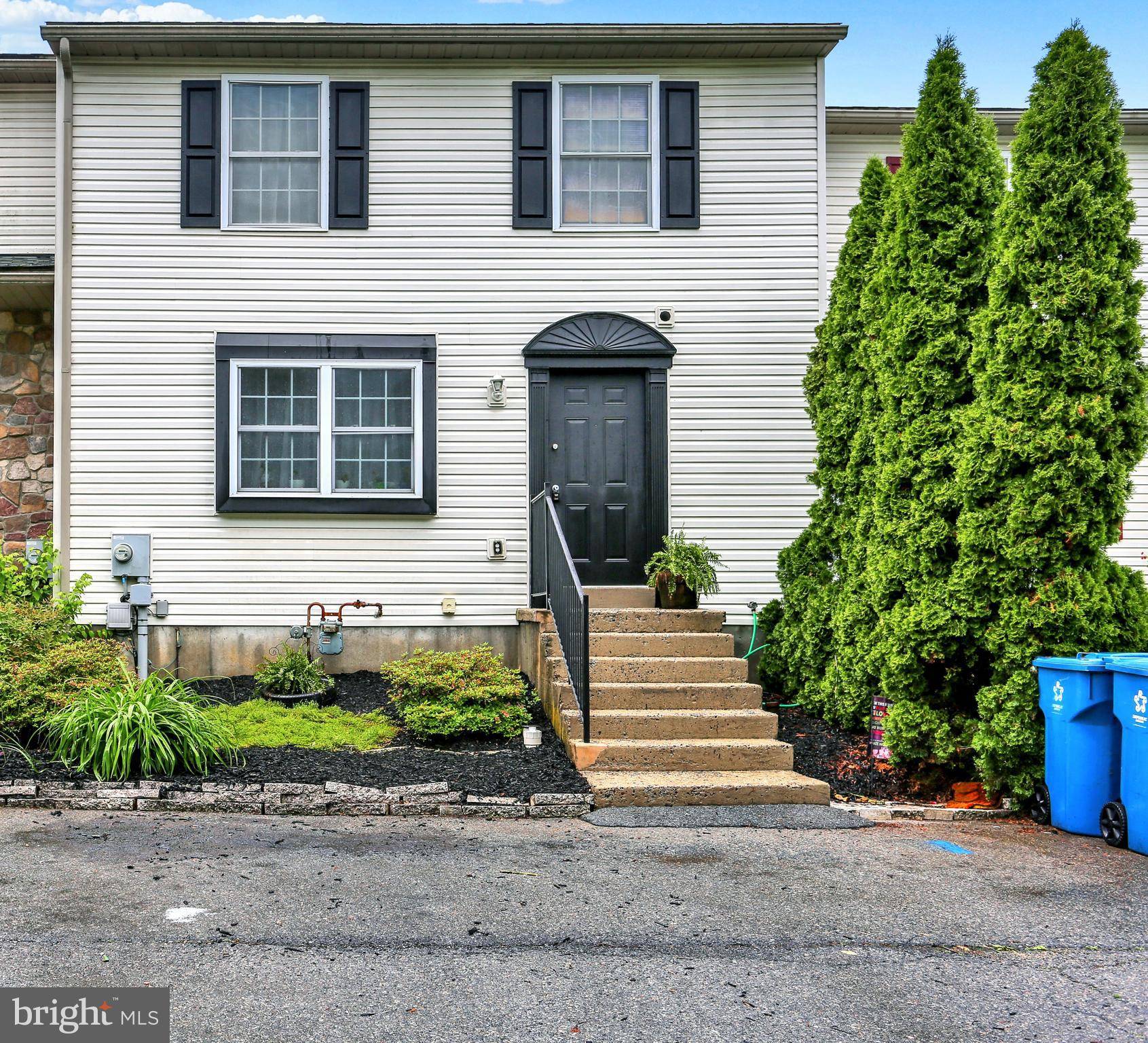 305 WHITE BIRCH LN,  Blandon,  PA 19510