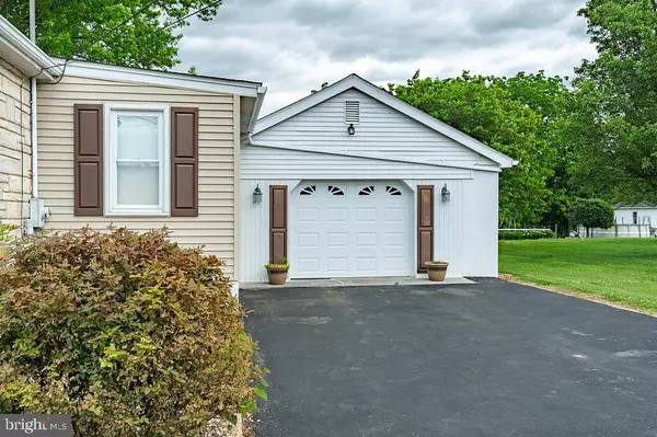 Mount Jackson, VA 22842,264 HOPEWELL AVE