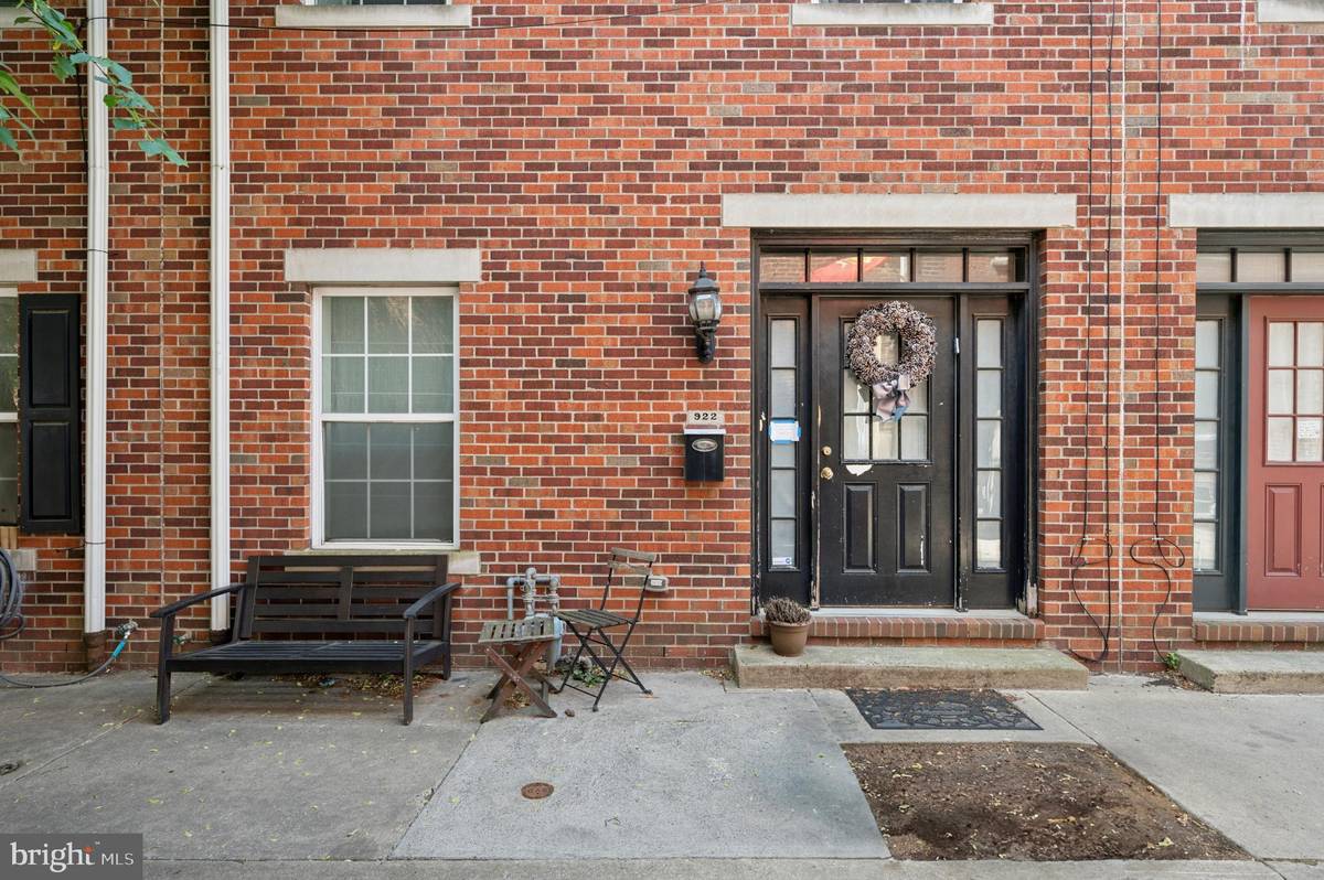 Philadelphia, PA 19147,922 HALL ST