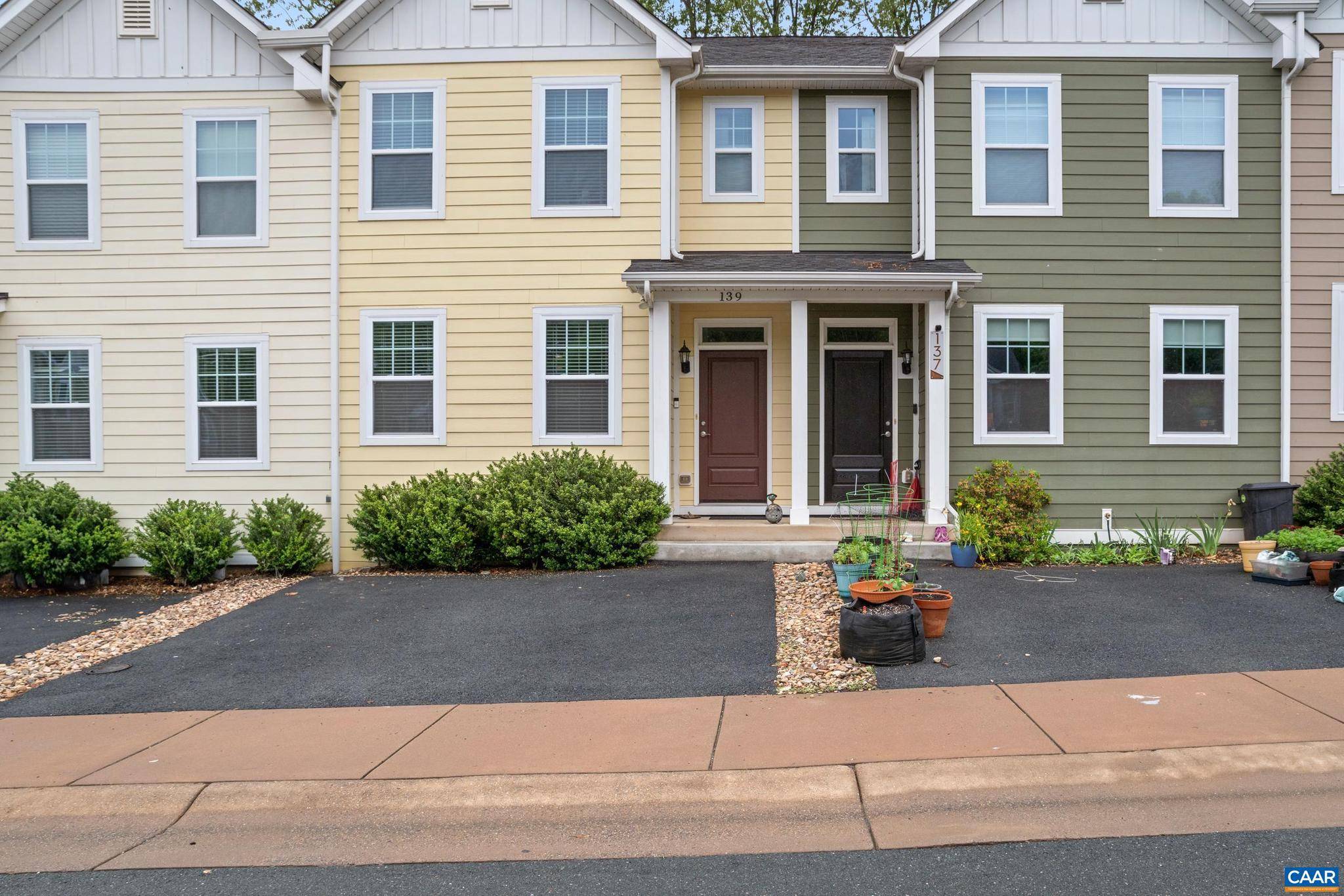 Charlottesville, VA 22903,139 LONGWOOD DR
