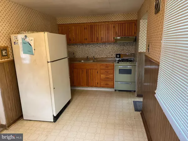 Clementon, NJ 08021,21 ELM AVE