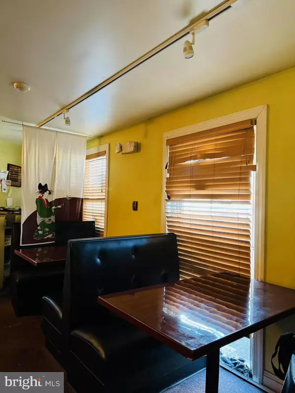 11 N WHITE HORSE PIKE, Somerdale, NJ 08083