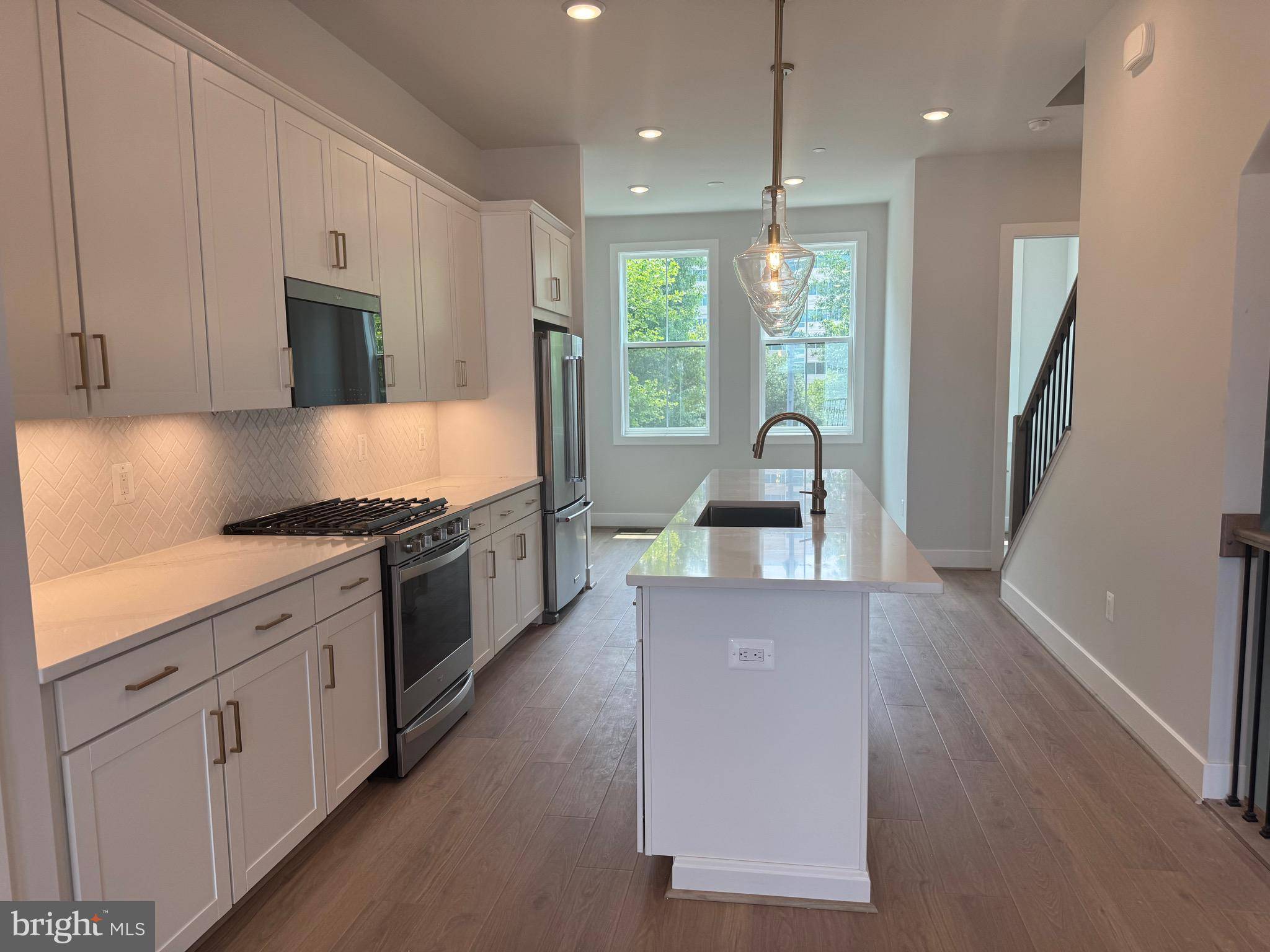 North Bethesda, MD 20852,5869 JOSIAH HENSON PKWY