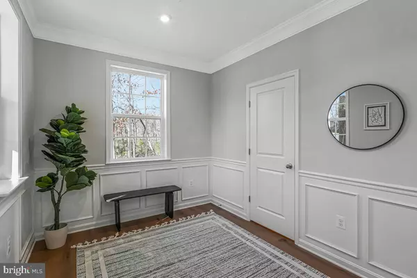 Suitland, MD 20746,6100 WESSON DR