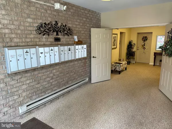 Lutherville Timonium, MD 21093,661 STRAFFAN #304