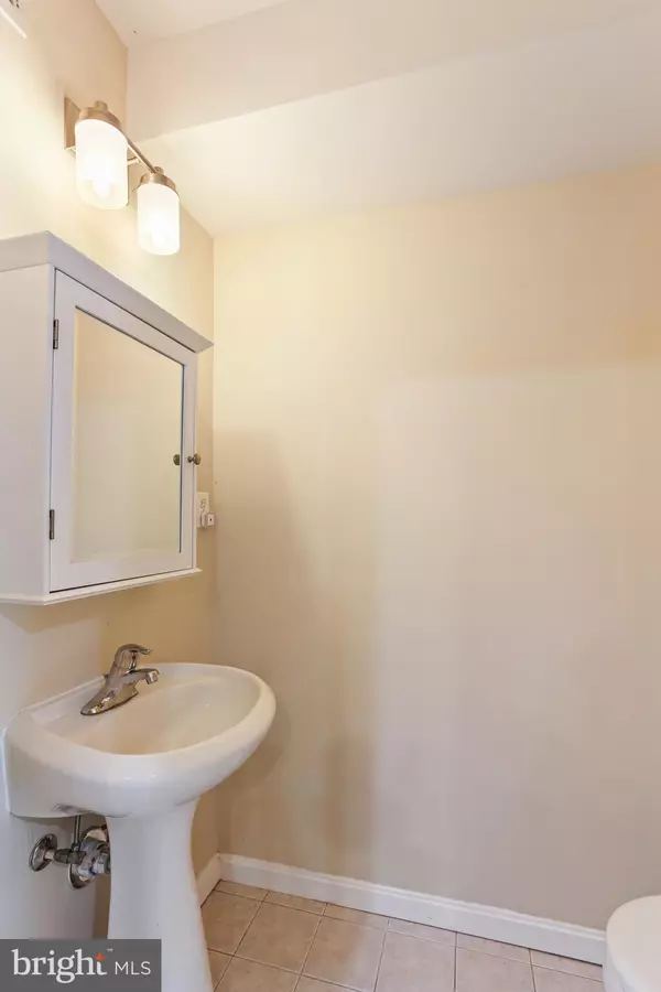 Ellicott City, MD 21043,5718 GOLDFINCH CT