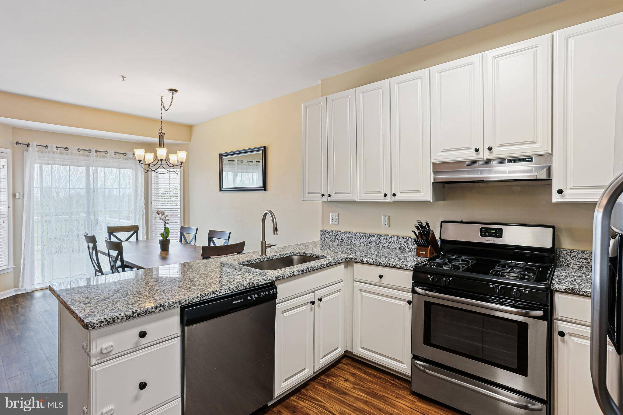 Ellicott City, MD 21043,5718 GOLDFINCH CT