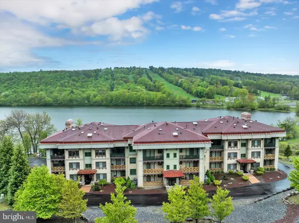 Lake Harmony, PA 18624,320 HUMMINGBIRD WAY #302
