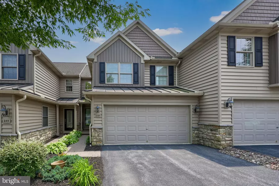 237 FIELDCREST LN, Ephrata, PA 17522