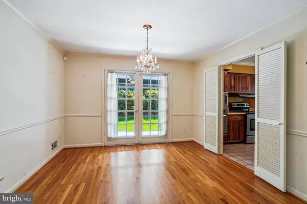 Annandale, VA 22003,8210 BRIAR CREEK DR