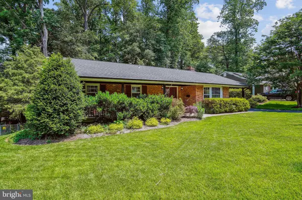 8210 BRIAR CREEK DR, Annandale, VA 22003