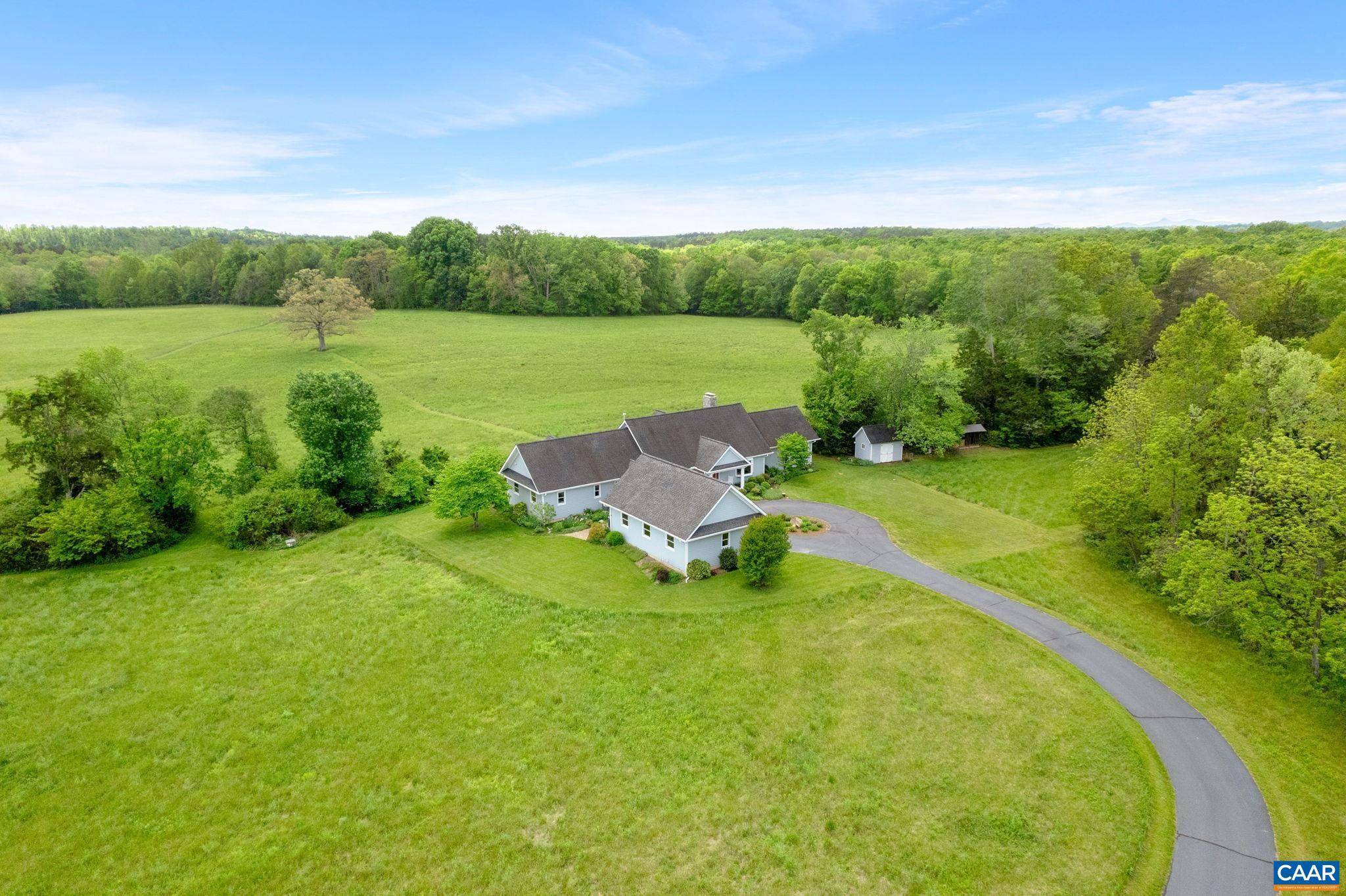 6670 SCOTTSVILLE RD, Scottsville, VA 24590