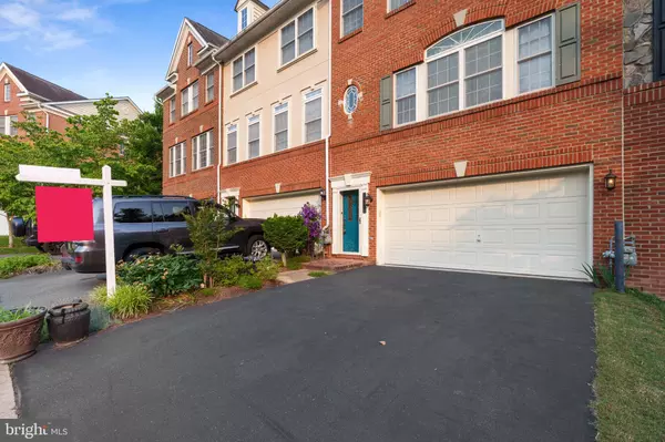 Sterling, VA 20165,20390 CENTER BROOK SQ