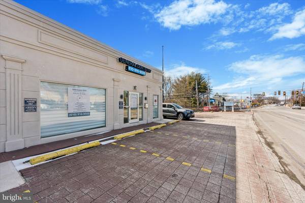 Wayne, PA 19087,398 W LANCASTER AVE