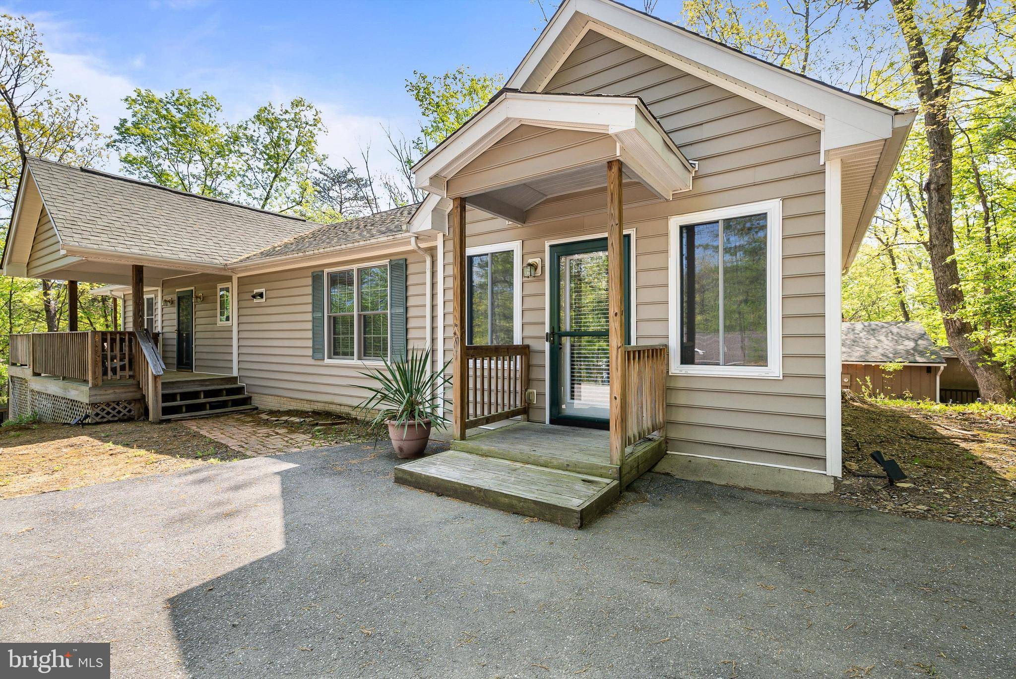 392 PASSAGE LN, Mc Gaheysville, VA 22840