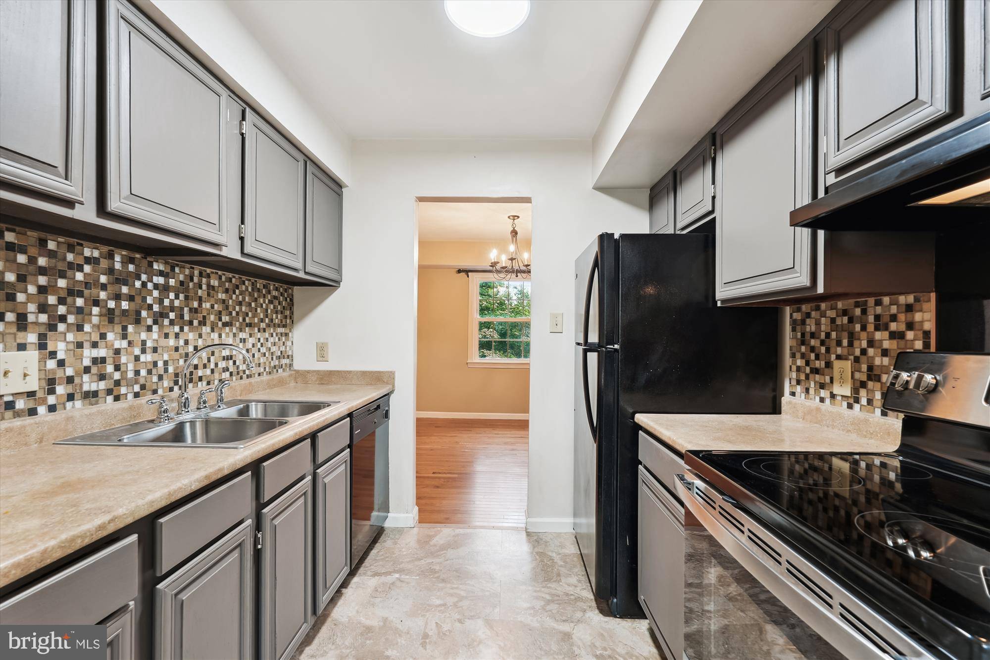 Gaithersburg, MD 20879,9118 BOBWHITE CIR