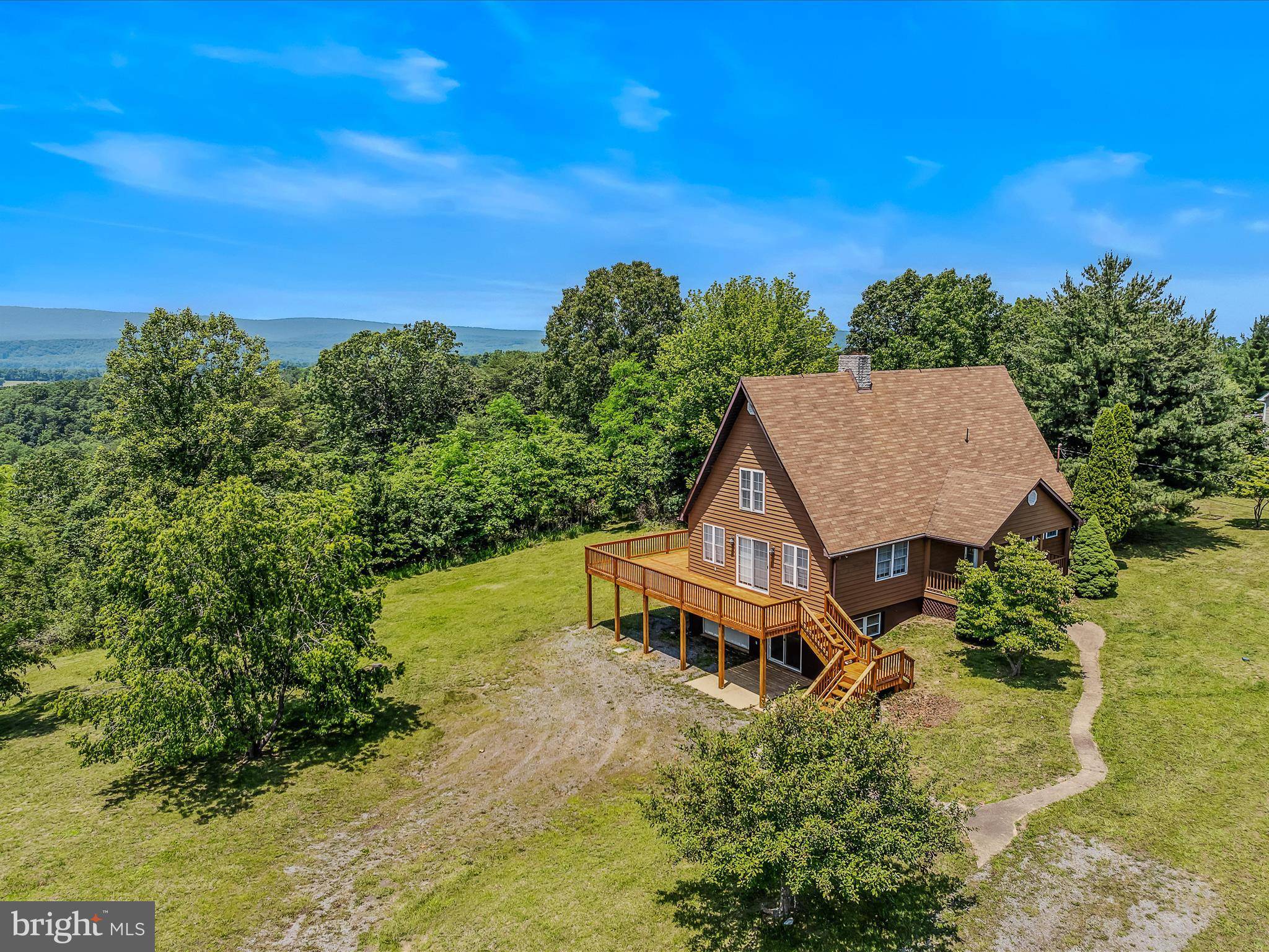 3906 HIGHLAND RIDGE RD, Berkeley Springs, WV 25411