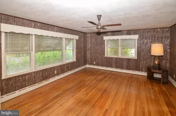 Hamilton, NJ 08619,520 VETTERLEIN AVE