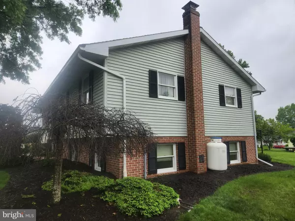 Elizabethtown, PA 17022,22 HEMLOCK CIR