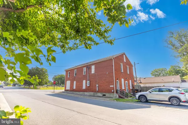 Front Royal, VA 22630,656 W 11TH ST