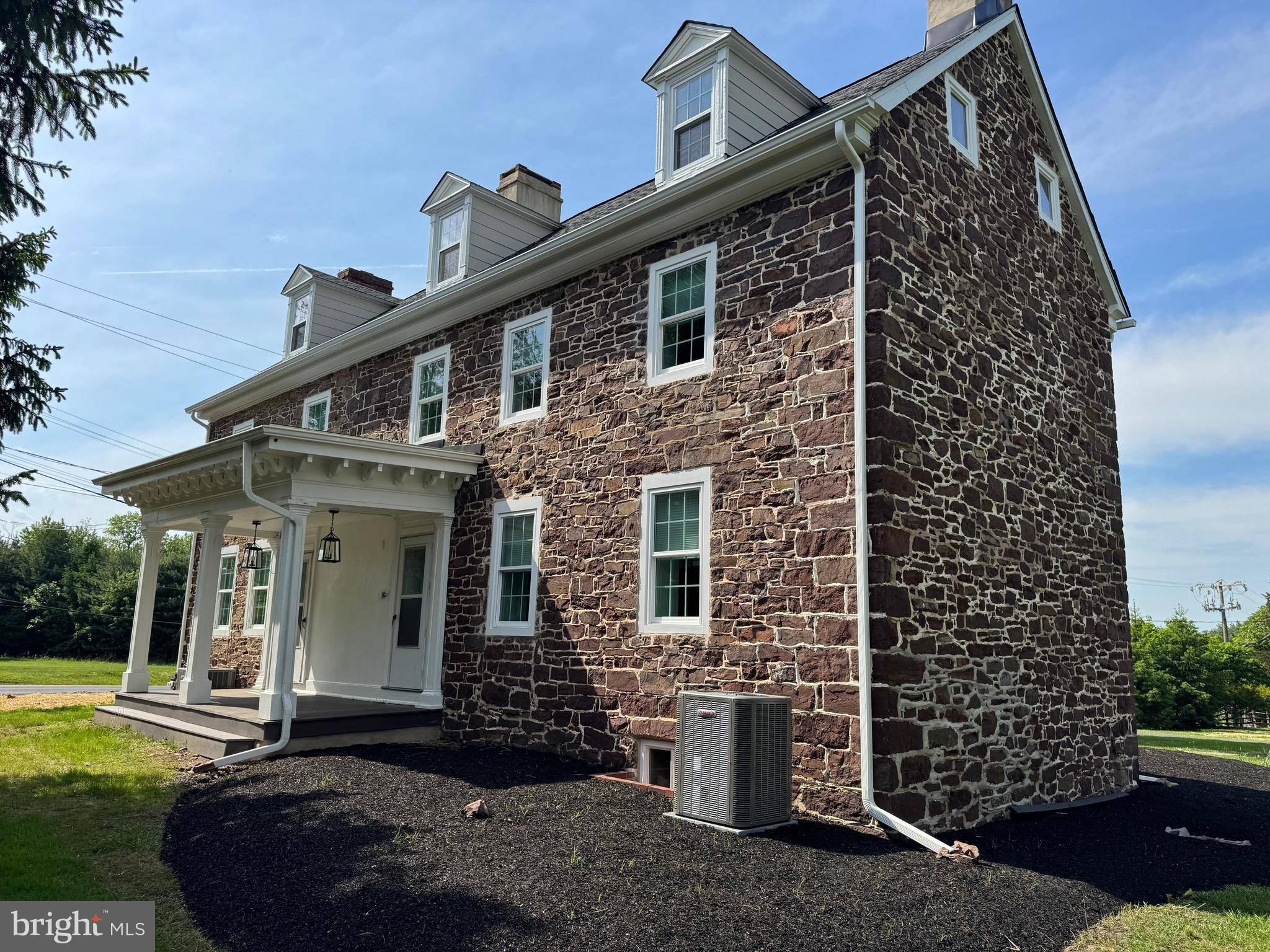 16 BROWNSBURG RD, Newtown, PA 18940