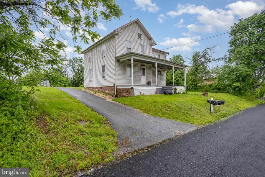 320 E FRONT ST, Lewisberry, PA 17339