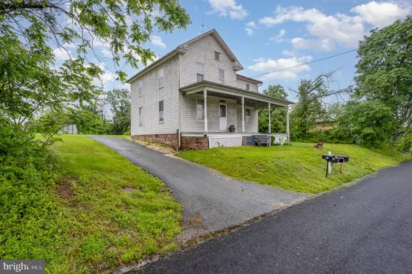 320 E FRONT ST, Lewisberry, PA 17339