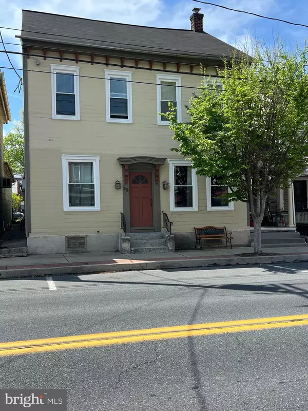 48 E MAIN ST, Mount Joy, PA 17552