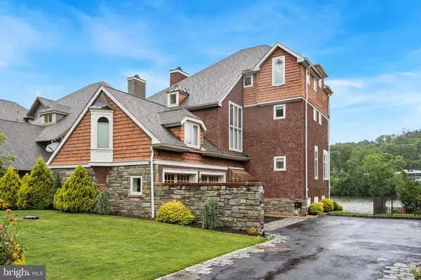 Gladwyne, PA 19035,236 RIVER RD
