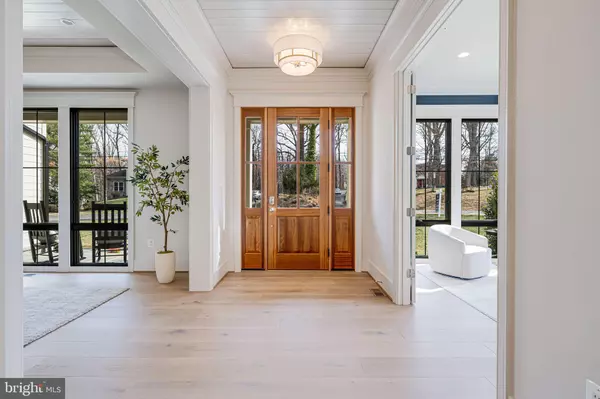 Vienna, VA 22180,508 NELSON DR NE