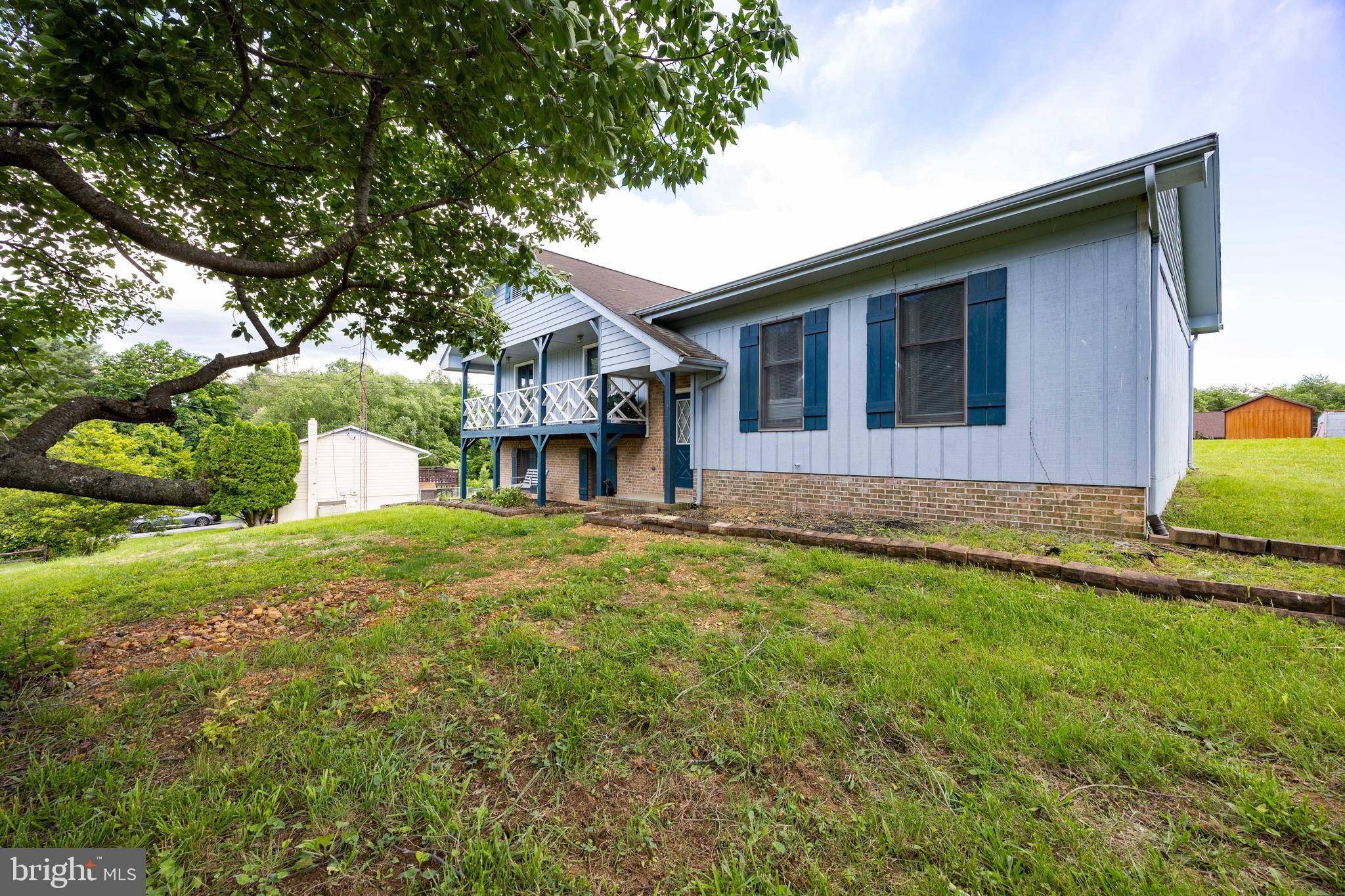 189 COLUMBIA DR, Kearneysville, WV 25430