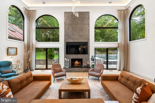 Mclean, VA 22102,1102 MILL RDG
