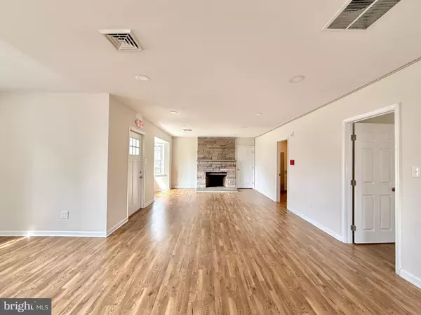 Hamilton, NJ 08690,1650 ROUTE 33