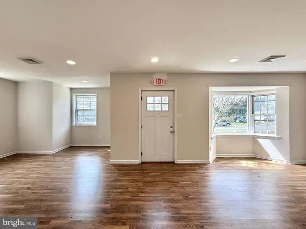 Hamilton, NJ 08690,1650 ROUTE 33