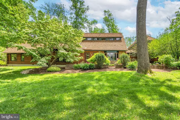 6030 LOWER MOUNTAIN RD, New Hope, PA 18938