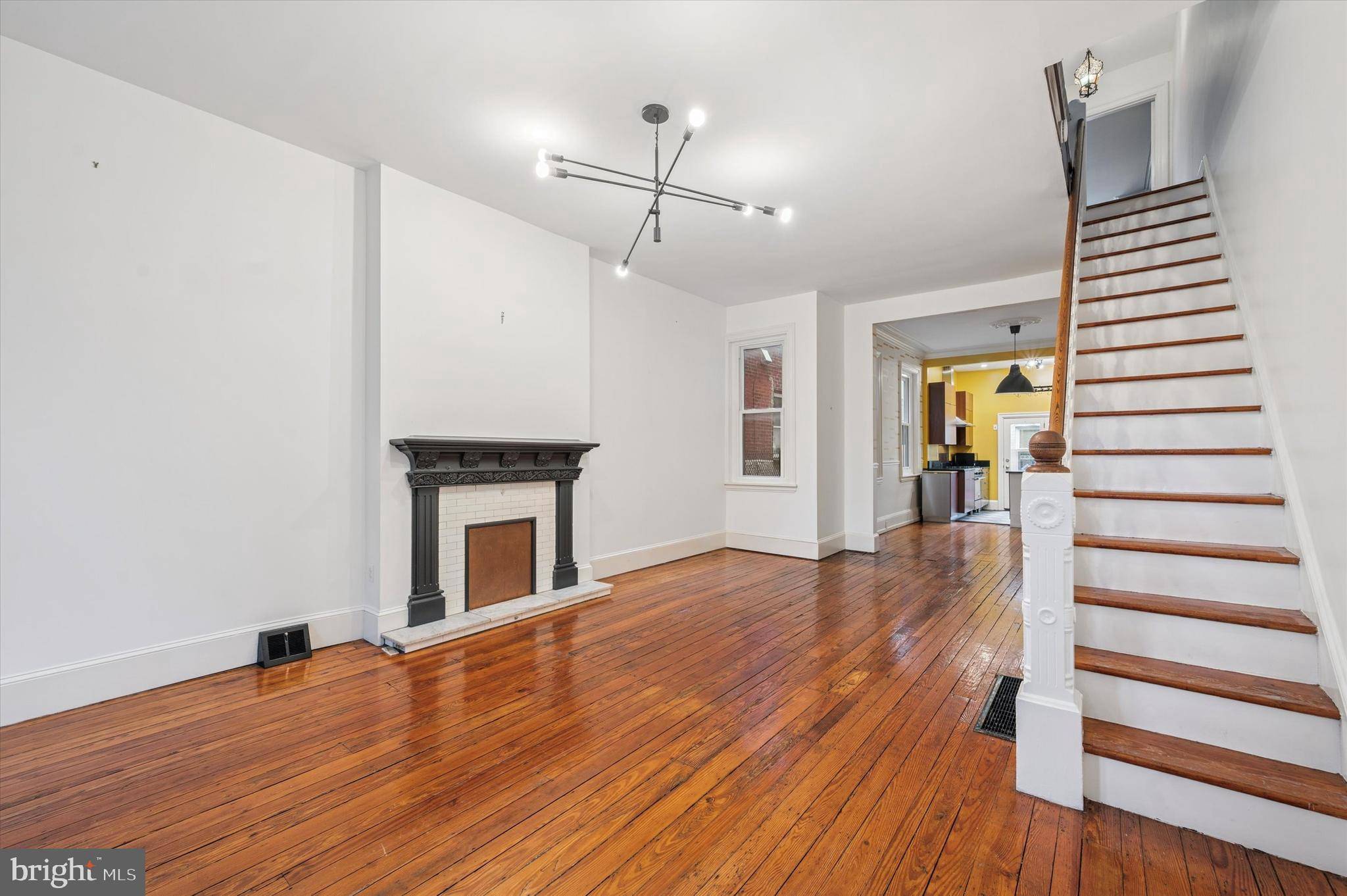 Philadelphia, PA 19148,323 TASKER ST