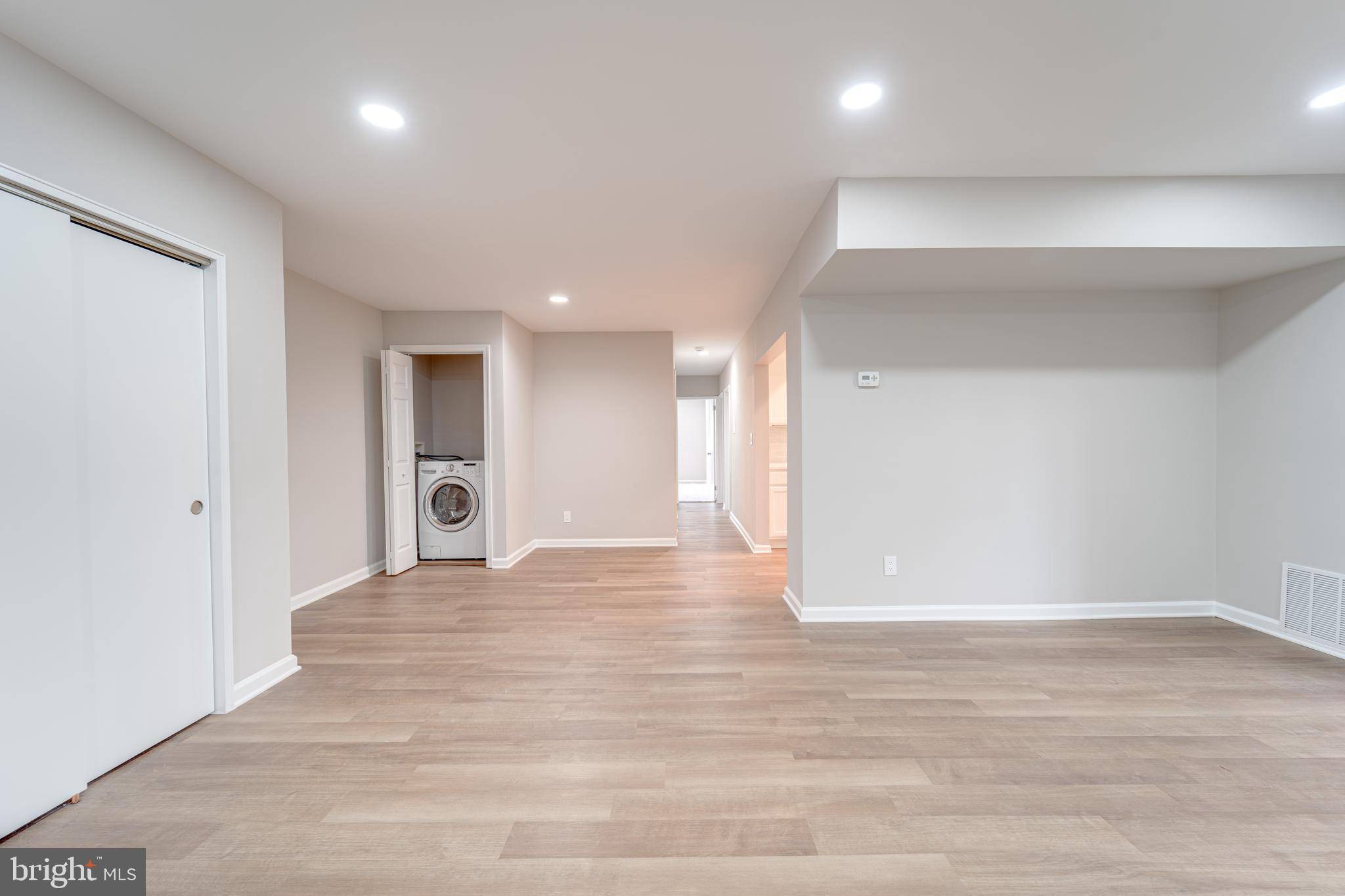 Alexandria, VA 22314,51 SKYHILL RD #202