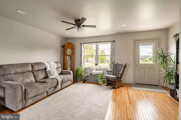 New Holland, PA 17557,563 AIRPORT RD