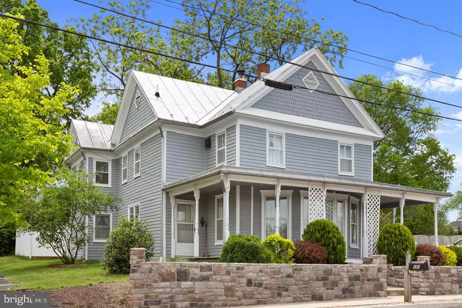 121 S CENTRAL ST, Broadway, VA 22815