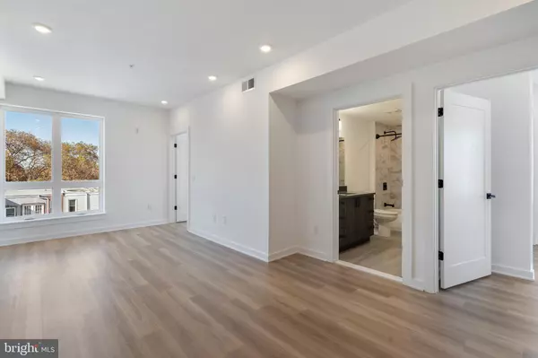Philadelphia, PA 19122,2111 N FRONT STREET #406