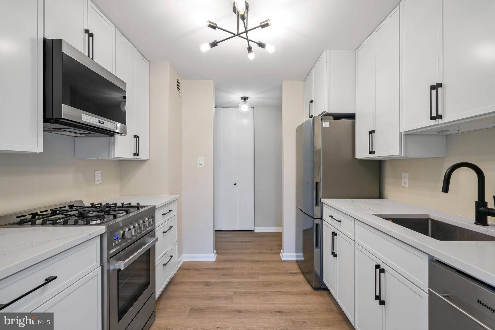 Alexandria, VA 22302,4520 KING ST #609