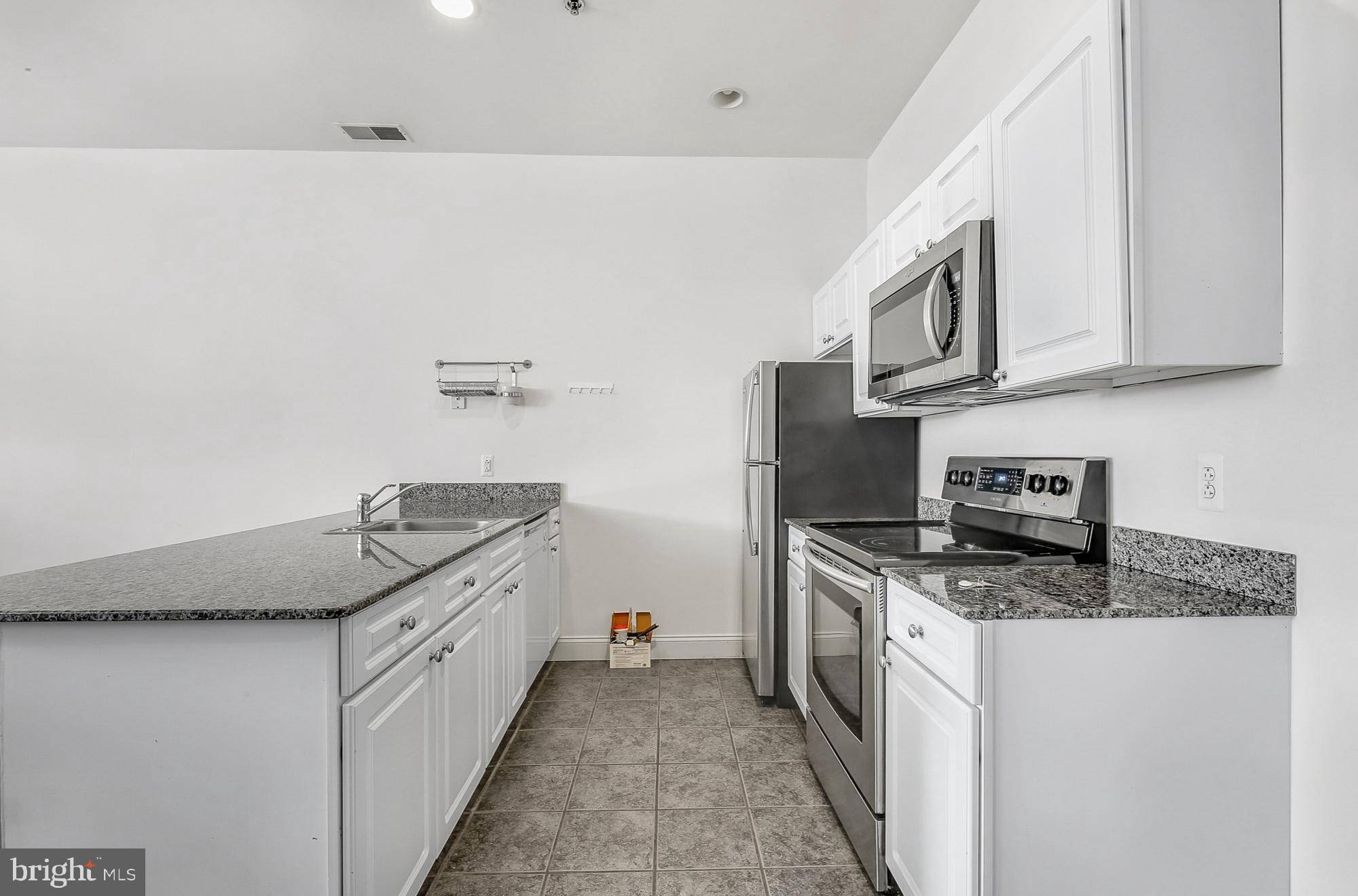 Philadelphia, PA 19107,1001 CHESTNUT ST #1003W