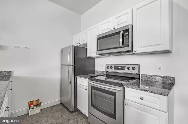 Philadelphia, PA 19107,1001 CHESTNUT ST #1003W