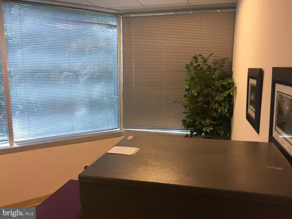 Reston, VA 20191,1801 ROBERT FULTON DR #220