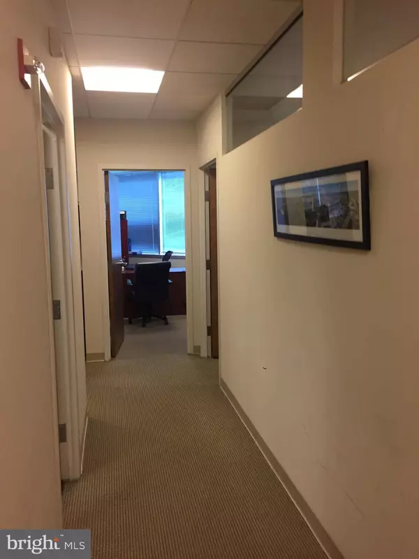 Reston, VA 20191,1801 ROBERT FULTON DR #220