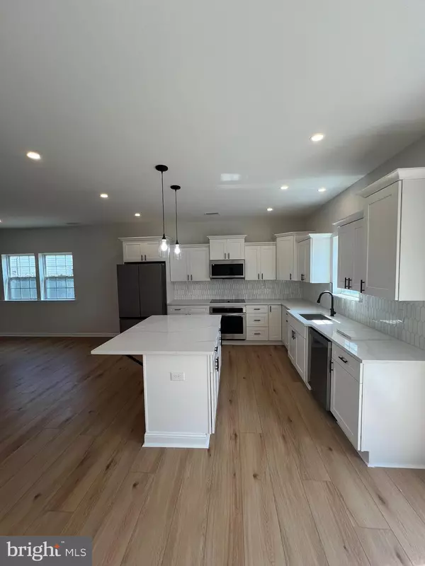 Levittown, PA 19054,95 ELDERBERRY DR