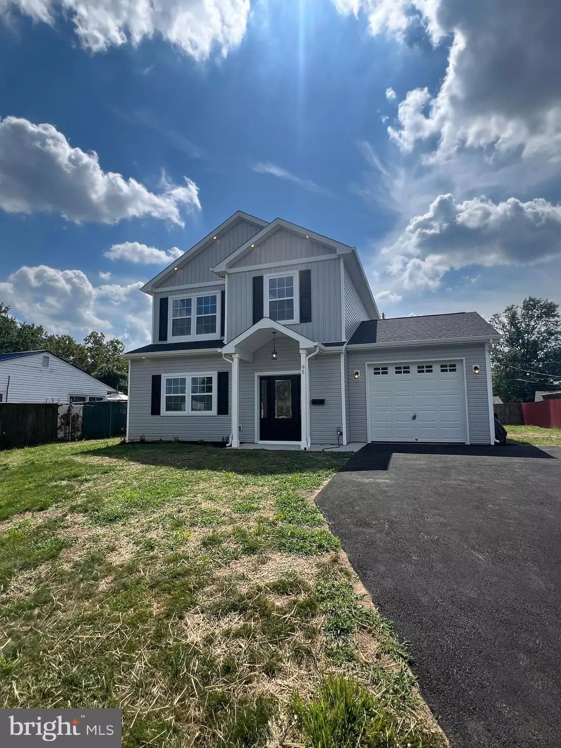 Levittown, PA 19054,95 ELDERBERRY DR