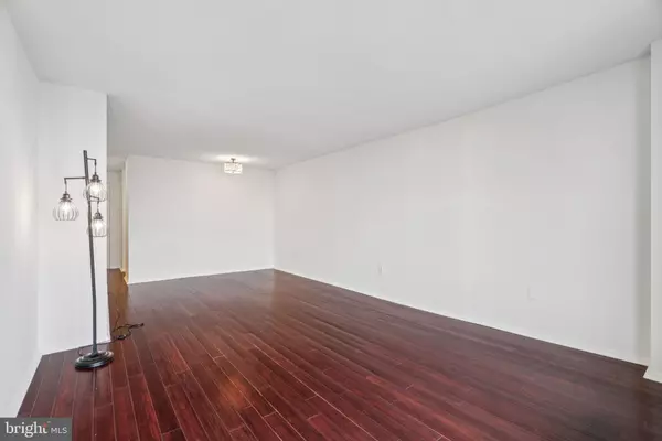 Philadelphia, PA 19102,1420 LOCUST ST #28P